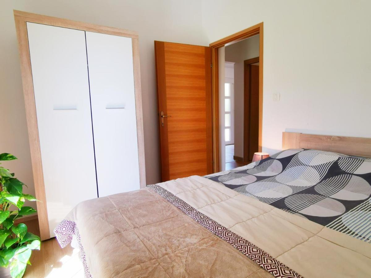 Holiday House Nela ラビン エクステリア 写真