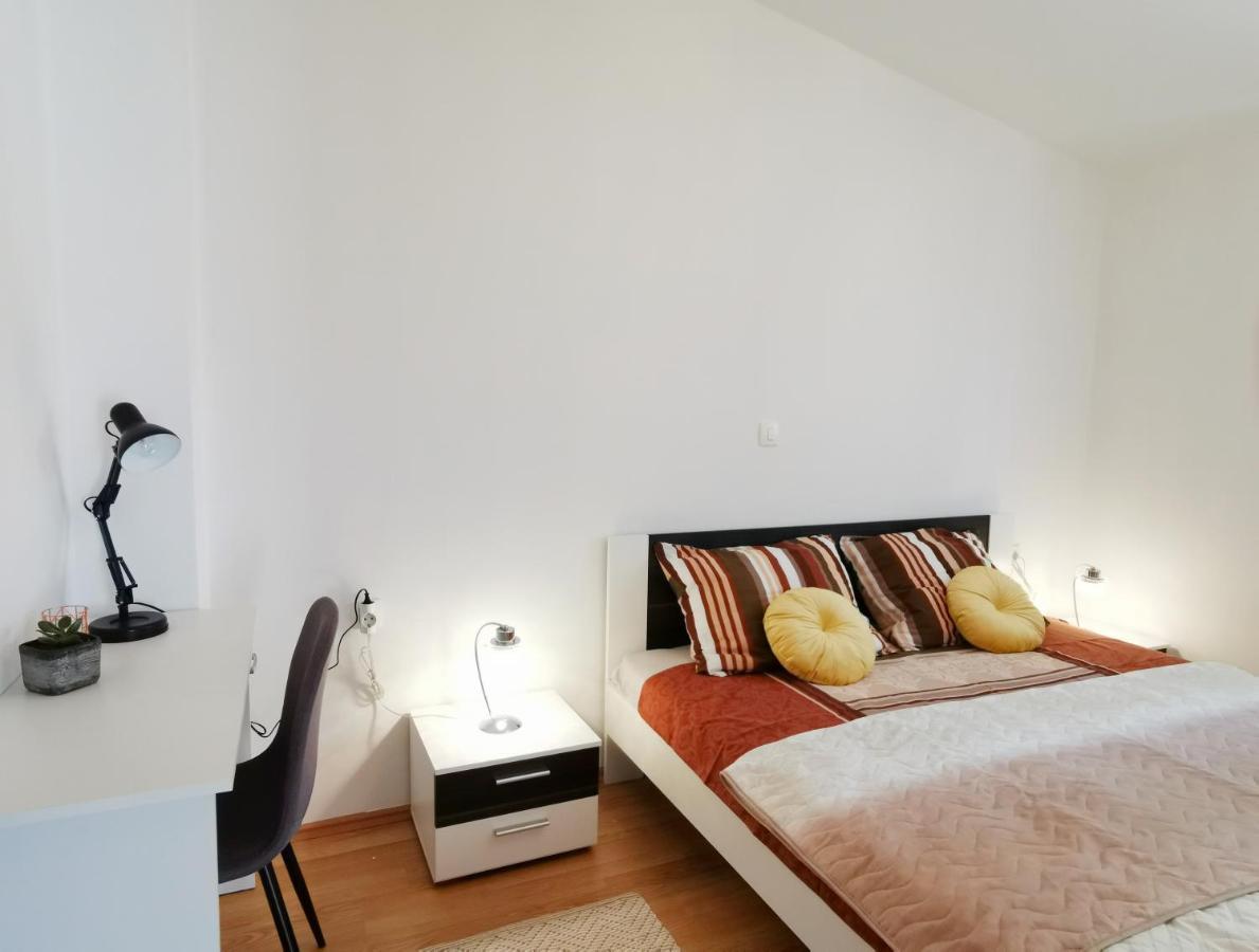 Holiday House Nela ラビン エクステリア 写真